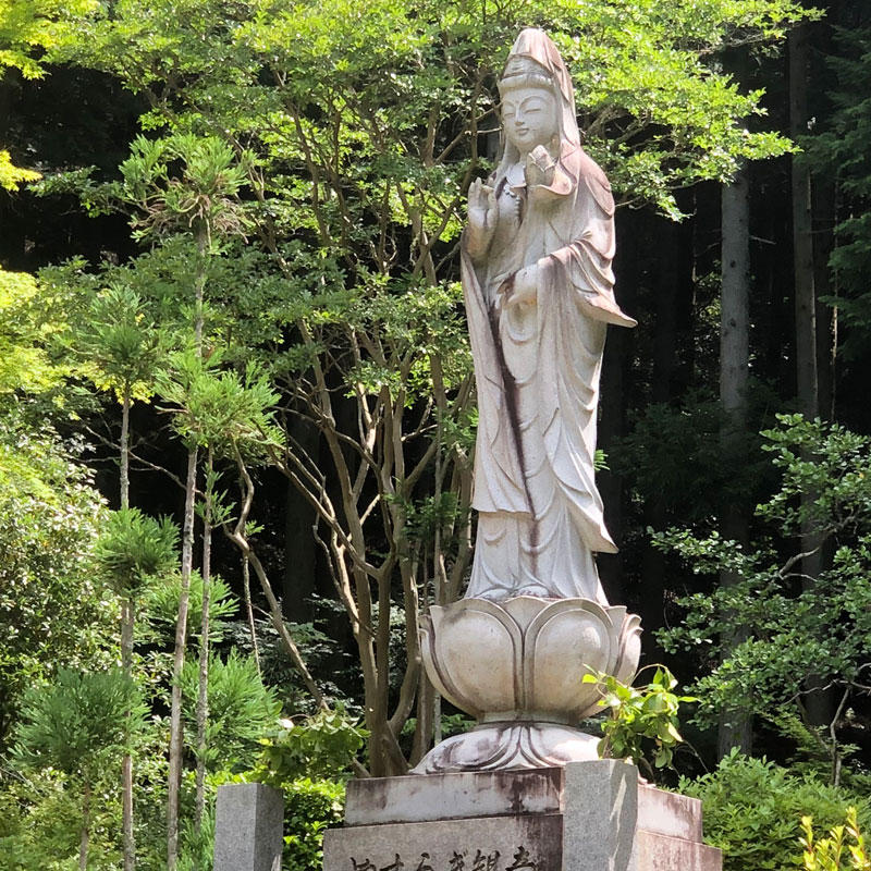 やすらぎ観音像